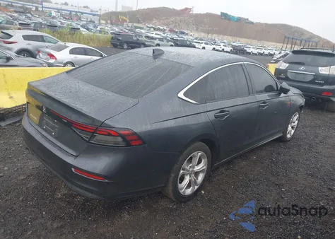 2024 Honda Accord Lx z USA, uszkodzony, nr VIN 1HGCY1F2XRA015263